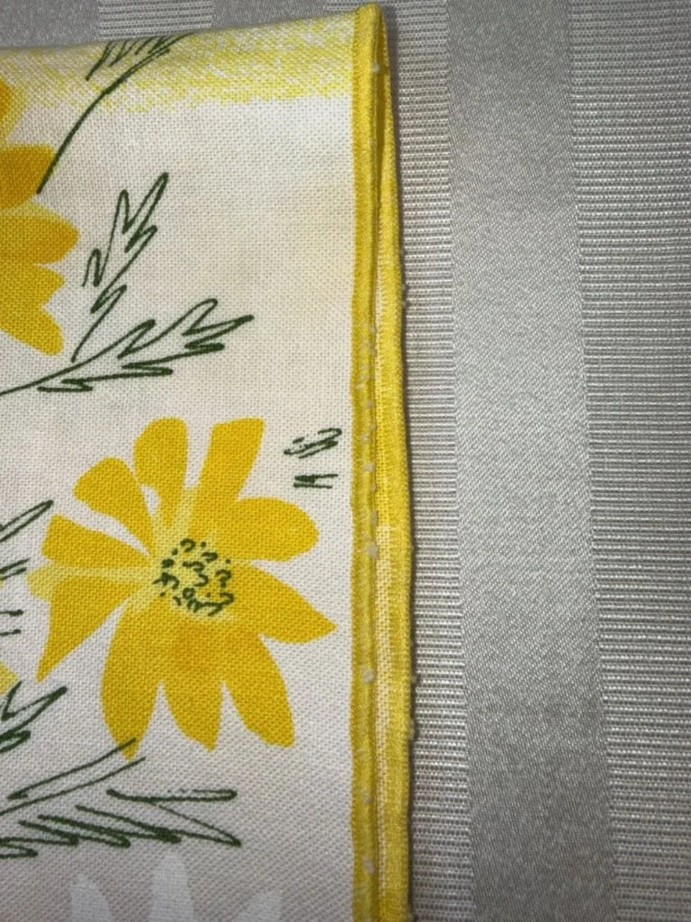 Vintage Vera Daisy Floral Handkerchief Napkins Set Of Six Cotton 15”X 15”￼￼